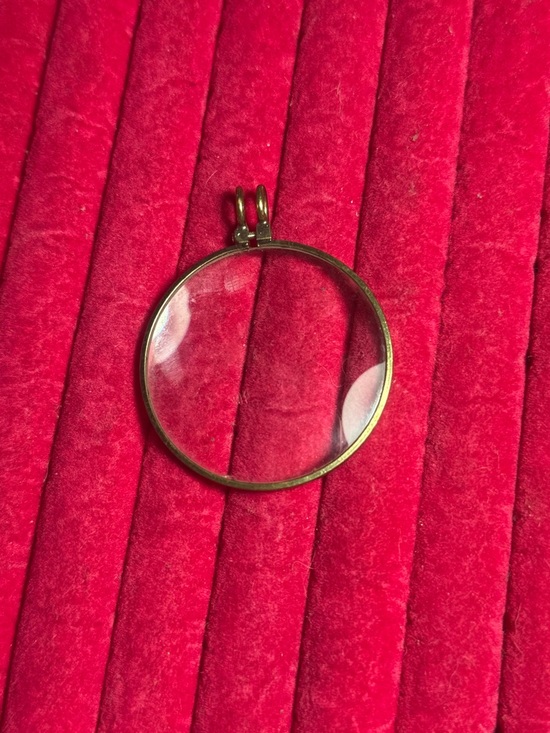 Source Unknown Jewelry - Vintage-Style Round Magnifying‎ Glass Pendant Necklace in Gold